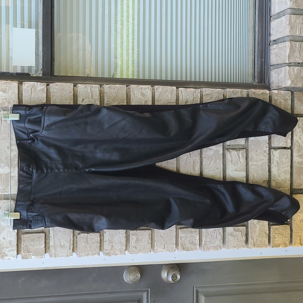 Pull on Faux leather pants or leggings